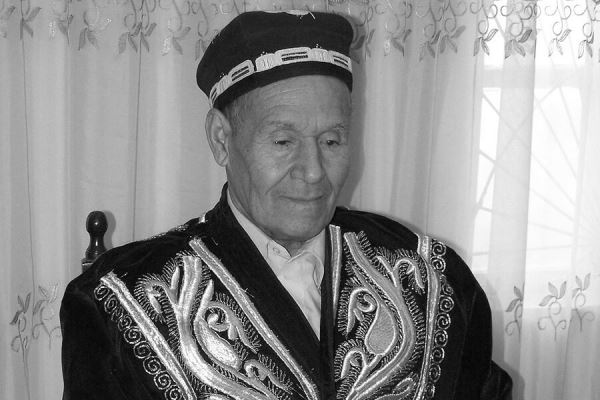 В США умер таджикский писатель Асад Гулзода Бухорои 