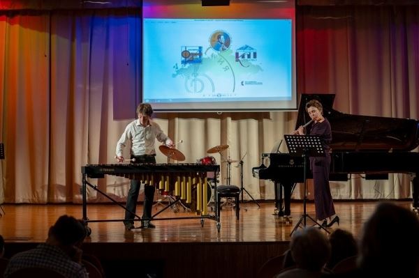 XII Международный конкурс-фестиваль имени Должикова молодых исполнителей на духовых и ударных инструментах открылся в Москве.