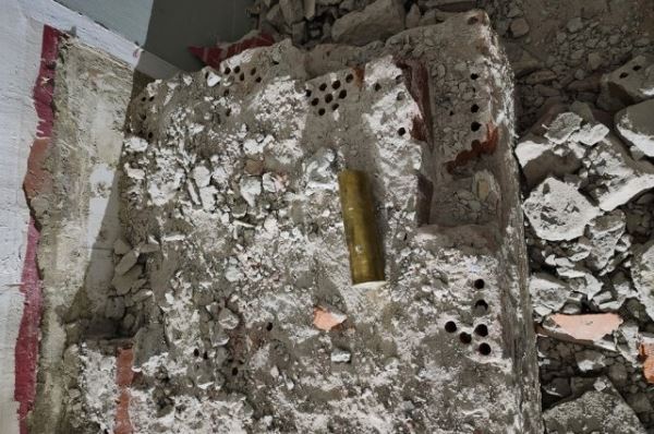«Замуровано в стене»: послание из прошлого нашли в театре Владивостока